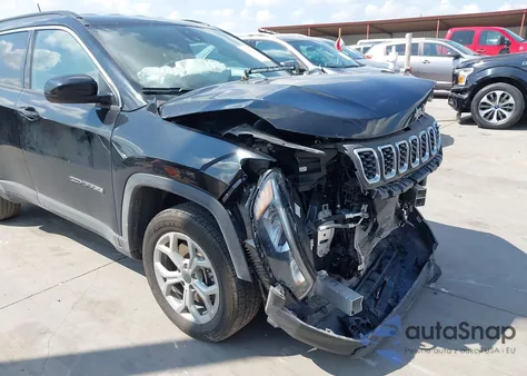2025 Jeep Compass Latitude z USA, uszkodzony, nr VIN 3C4NJDBN3ST529564